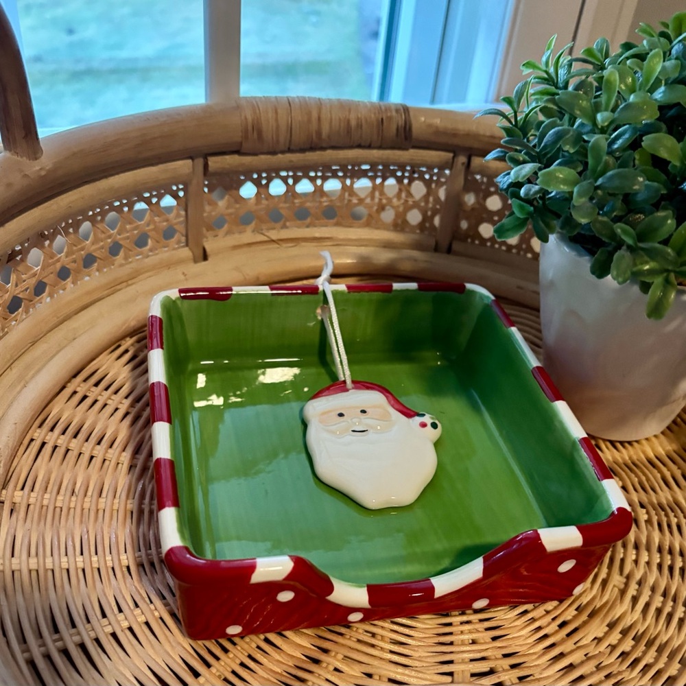 ceramic Santa napkin holder - Picture 2 of 4